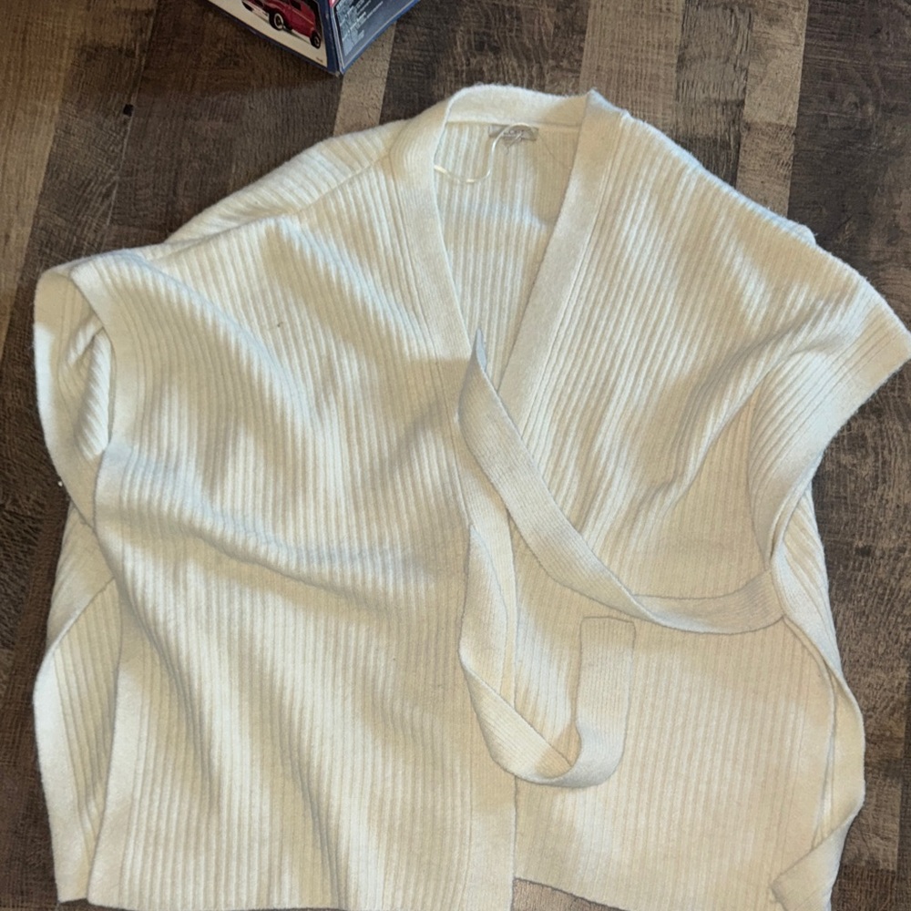 Cozy Chic: Loft Cream Ribbed Wrap Cardigan (XL/XXL)"